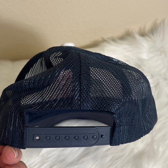 Bass Pro Shops Fishing Trucker Hat - Picture 3 of 7